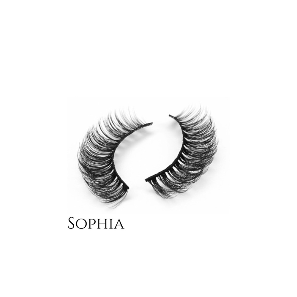 Laylani Lashes - Picture 8 of 11